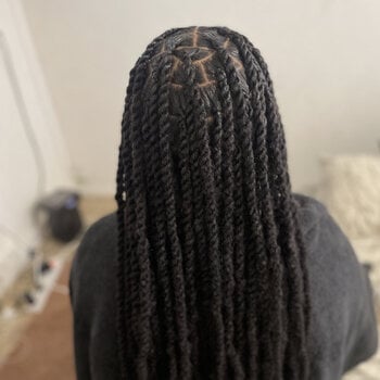Vanilles femme sur cheveux frisés