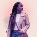 Coiffure afro : quel sac porter avec vos tresses, locks ou afro cet automne