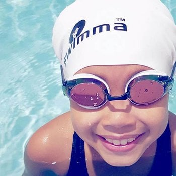 SWIMMA CAPS : LES PREMIERS BONNETS DE BAIN POUR CHEVEUX AFROS !
